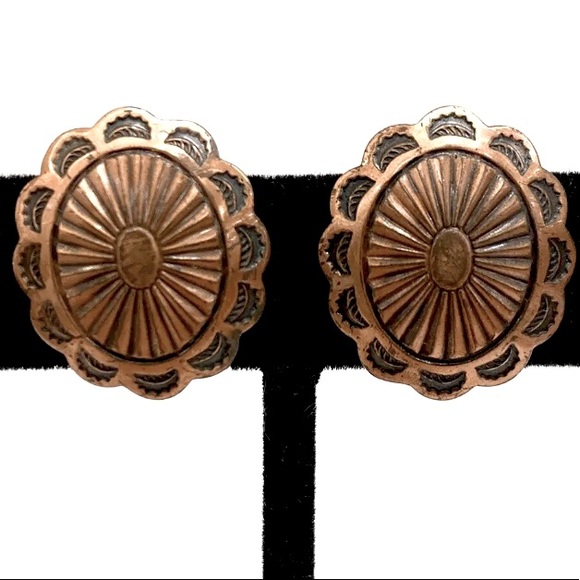 Vintage Aboriginal Design Copper Screw Back Earrings - Picture 1 of 4